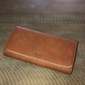 Guess women’s wallet/billfold
